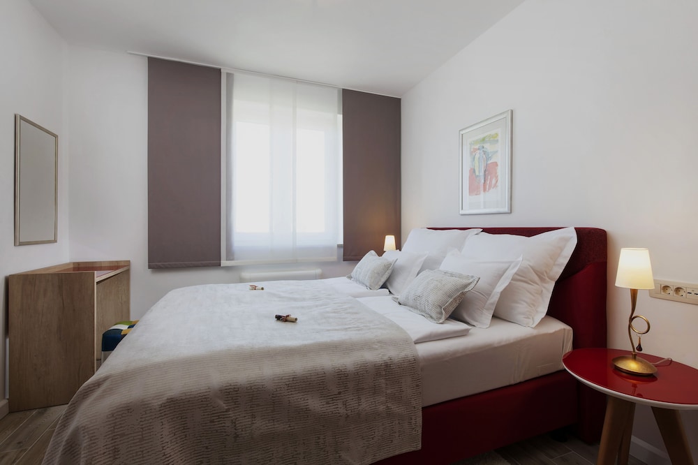 Pharia Aparthotel 25/61