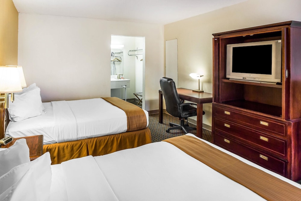 Rodeway Inn & Suites Carrollton, GA 6/42