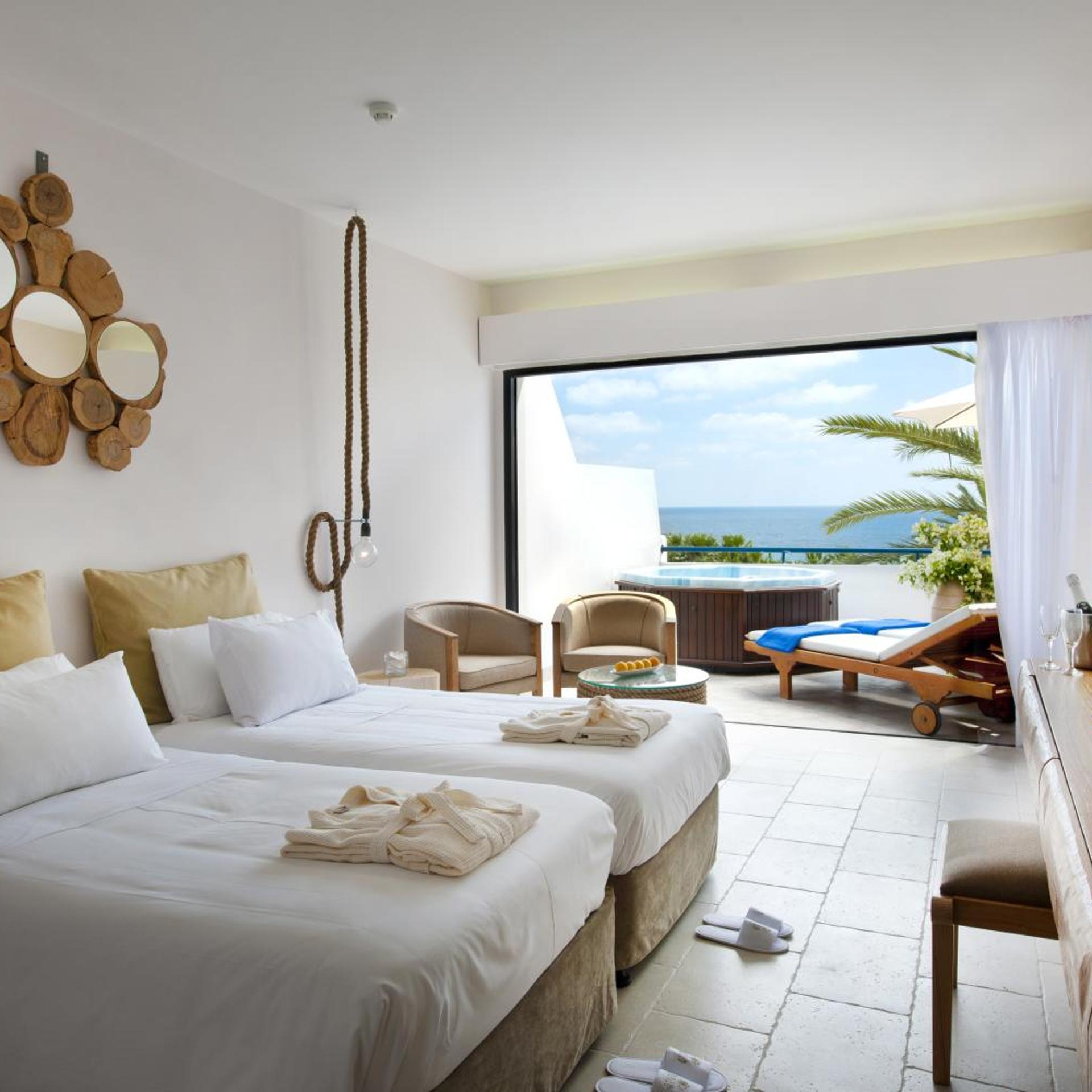 Superior, Single Bed, Sea View, Outdoor Jetted Tub