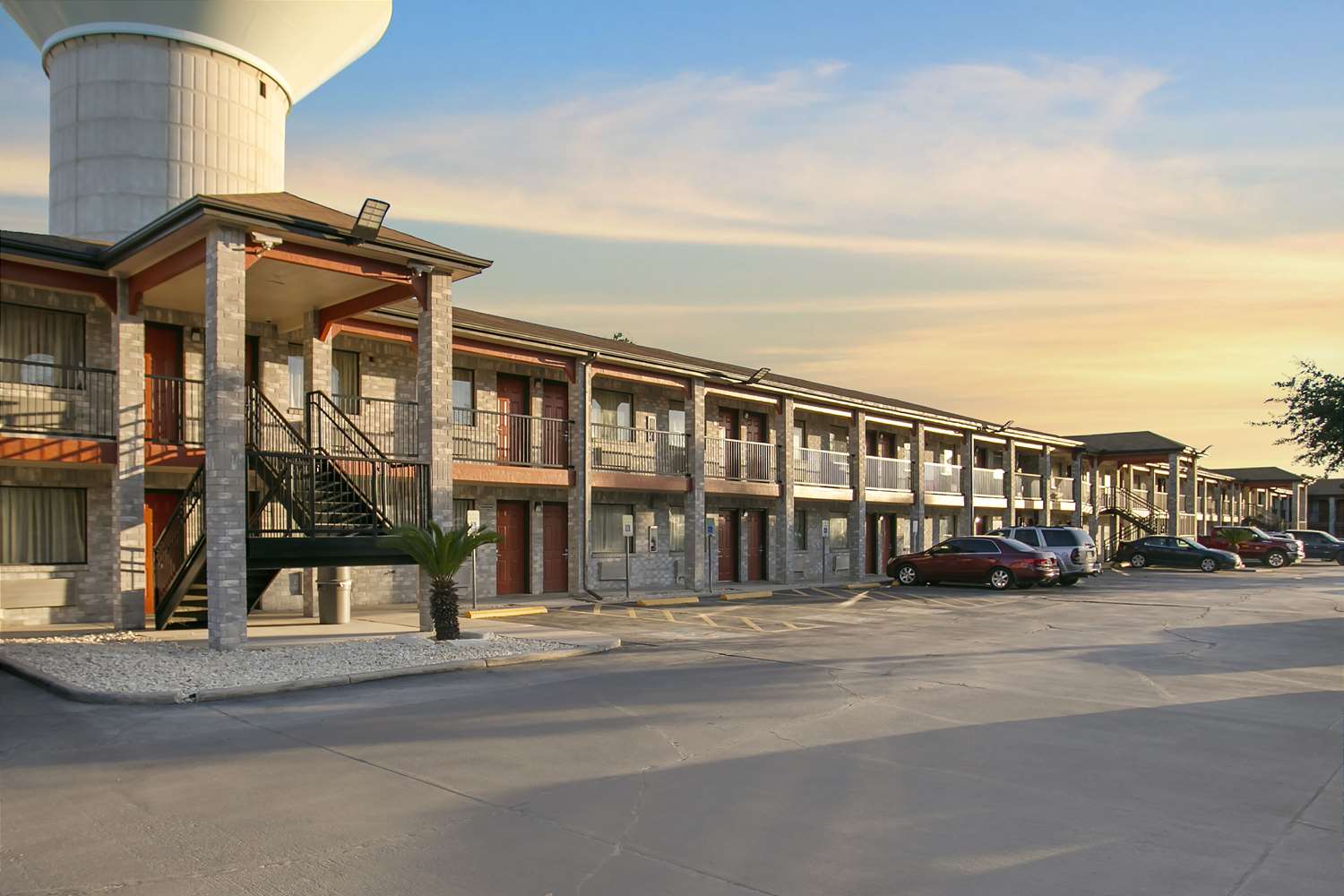 Econo Lodge Near Lackland Air Force Base-SeaWorld 34/39