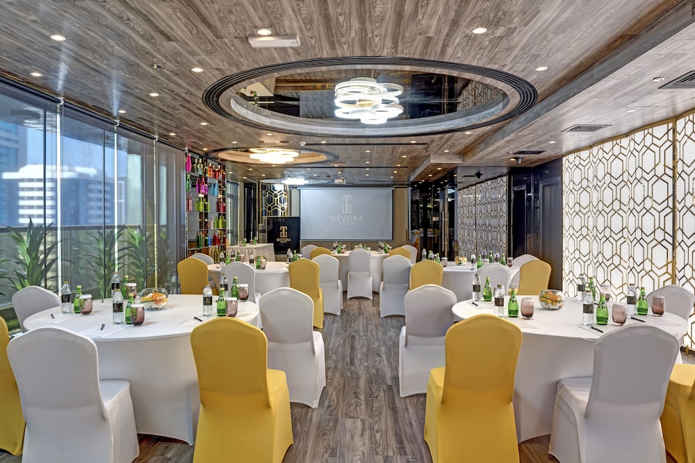 Gevora Hotel 67/74