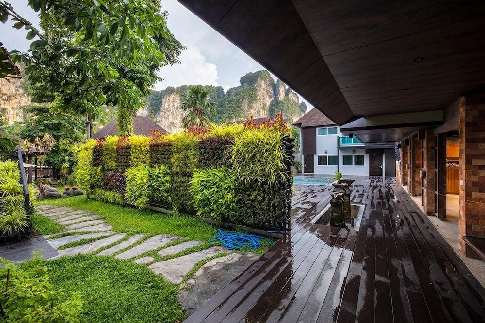 The Cliff Elegance Resort 25/35