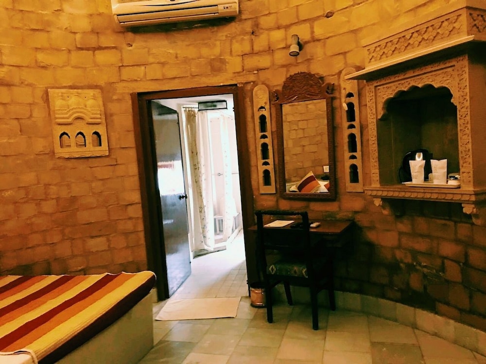 HIMMATGARH PALACE 9/28