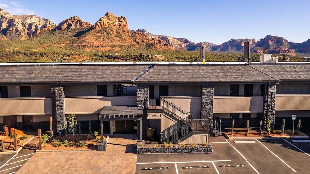The Orchards Inn of Sedona 60/63