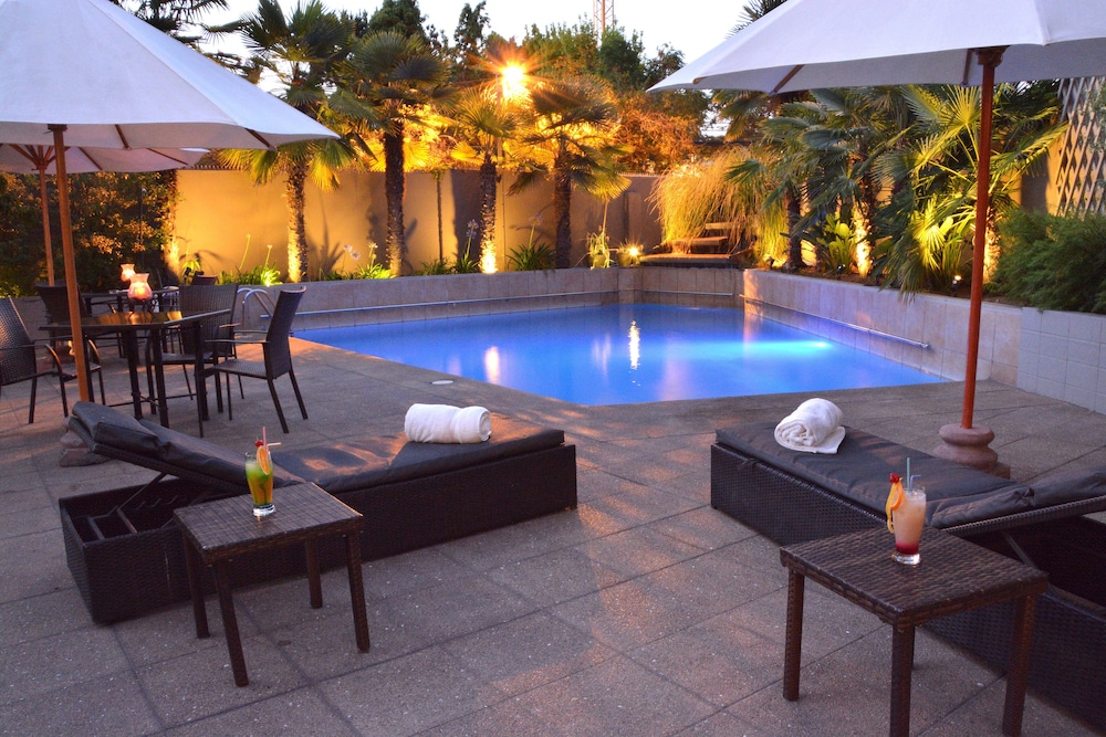 swimming pool spa