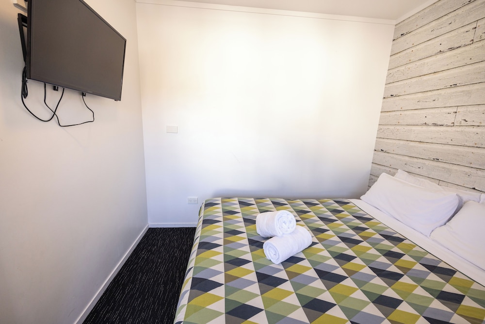 Haka House Taupo 25/50