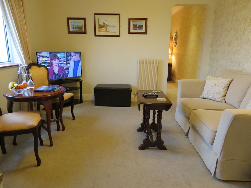 Brook Manor Lodge 18/32