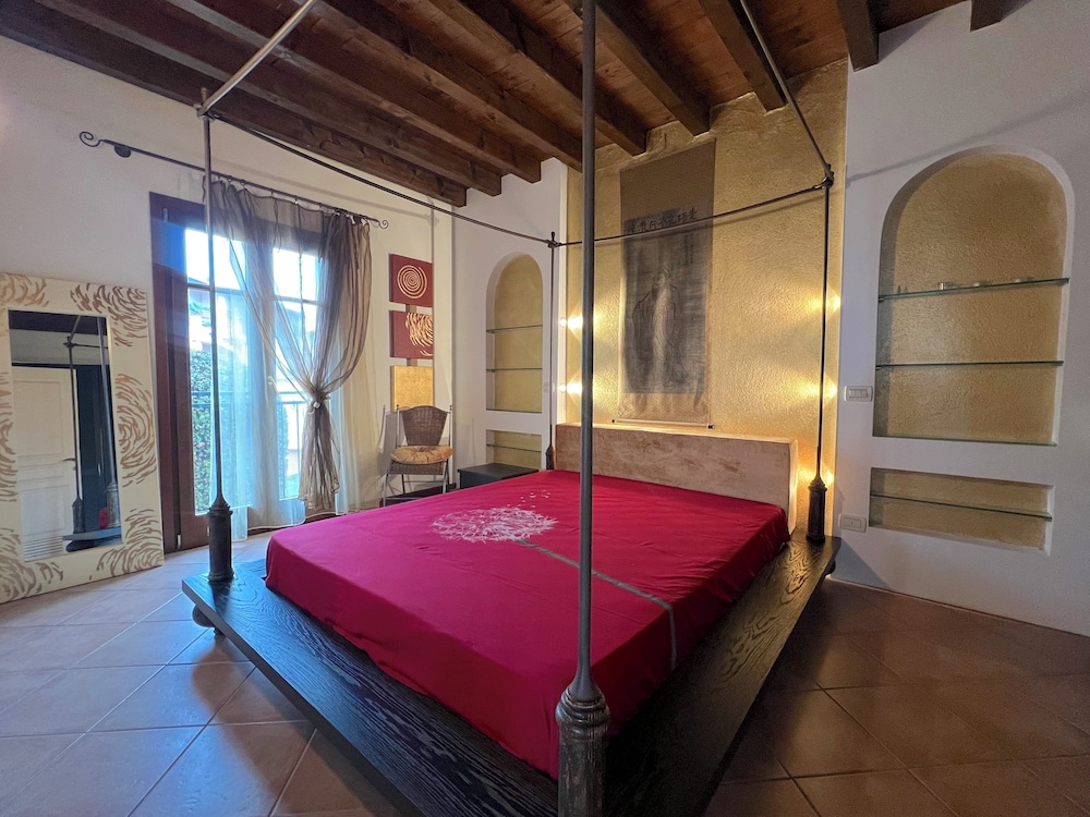 1 BEDROOM, APARTMENT