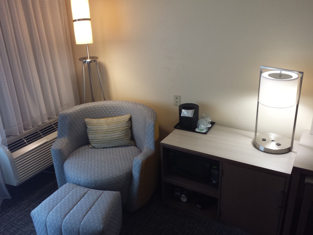 Courtyard By Marriott Orlando East/Ucf Area 28/50