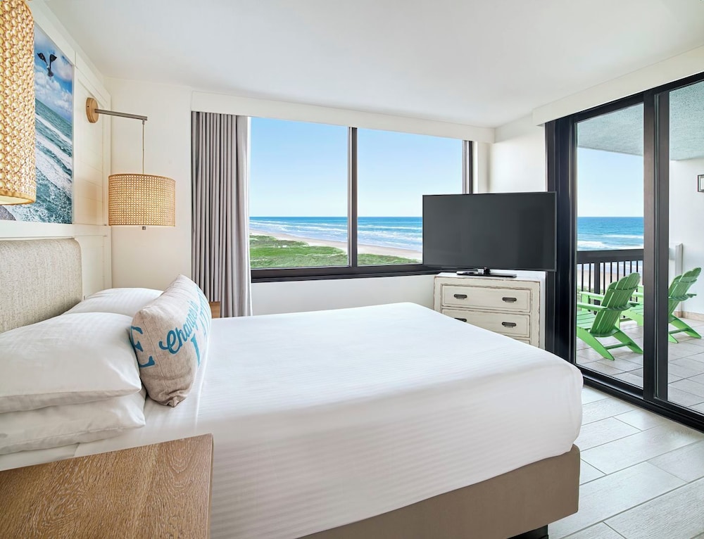 2 BEDROOMS, CONDO, 1 KING AND 2 QUEEN BEDS, OCEAN FRONT