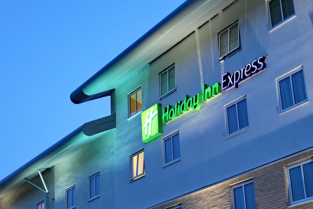 Holiday Inn Express Southampton M27 Junction 7 1/50