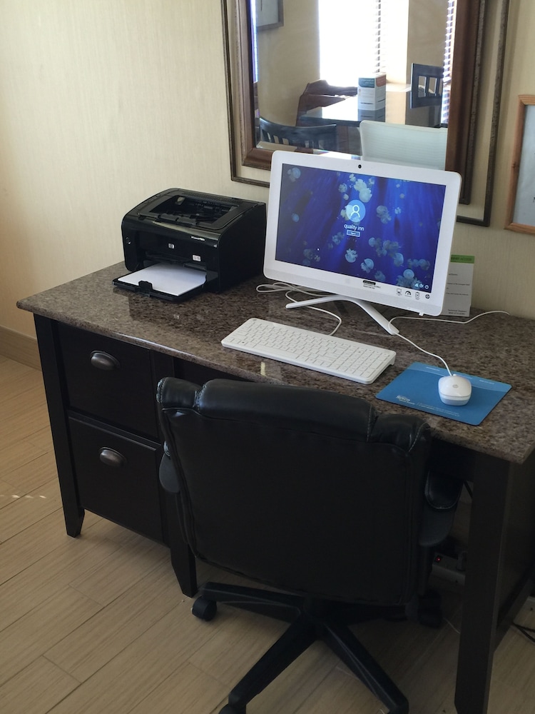 Quality Inn Richmond Airport 18/37