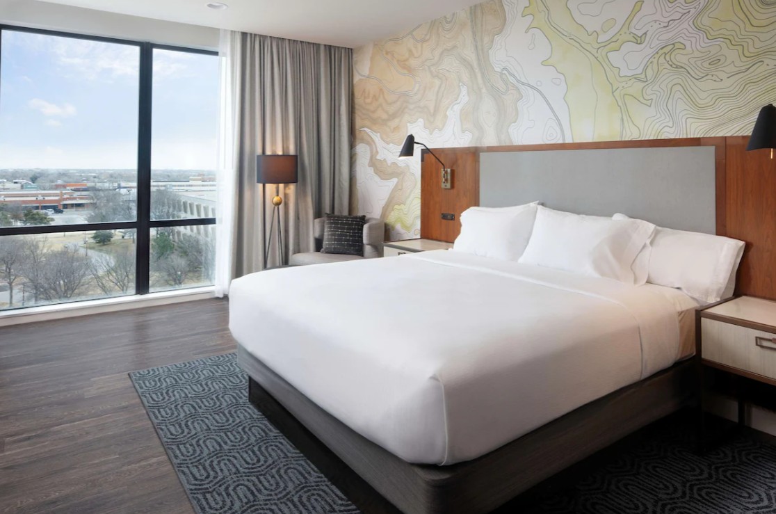 2 BEDROOMS, SUITE, KING BED, ACCESSIBLE