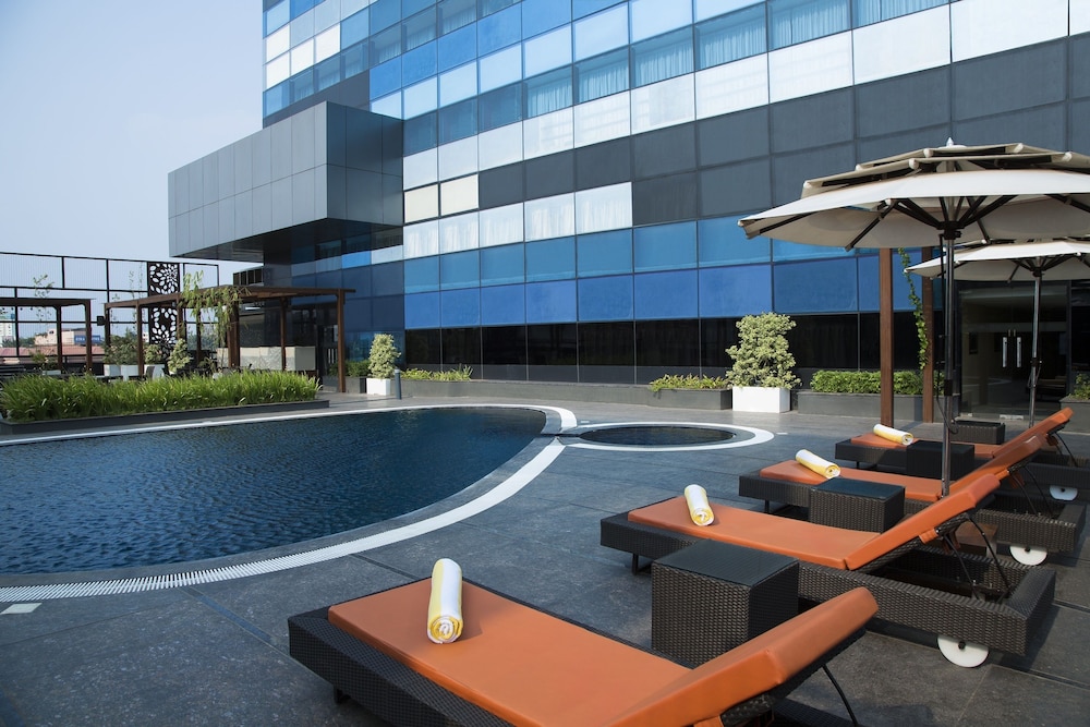 THE RAVIZ CALICUT 39/47