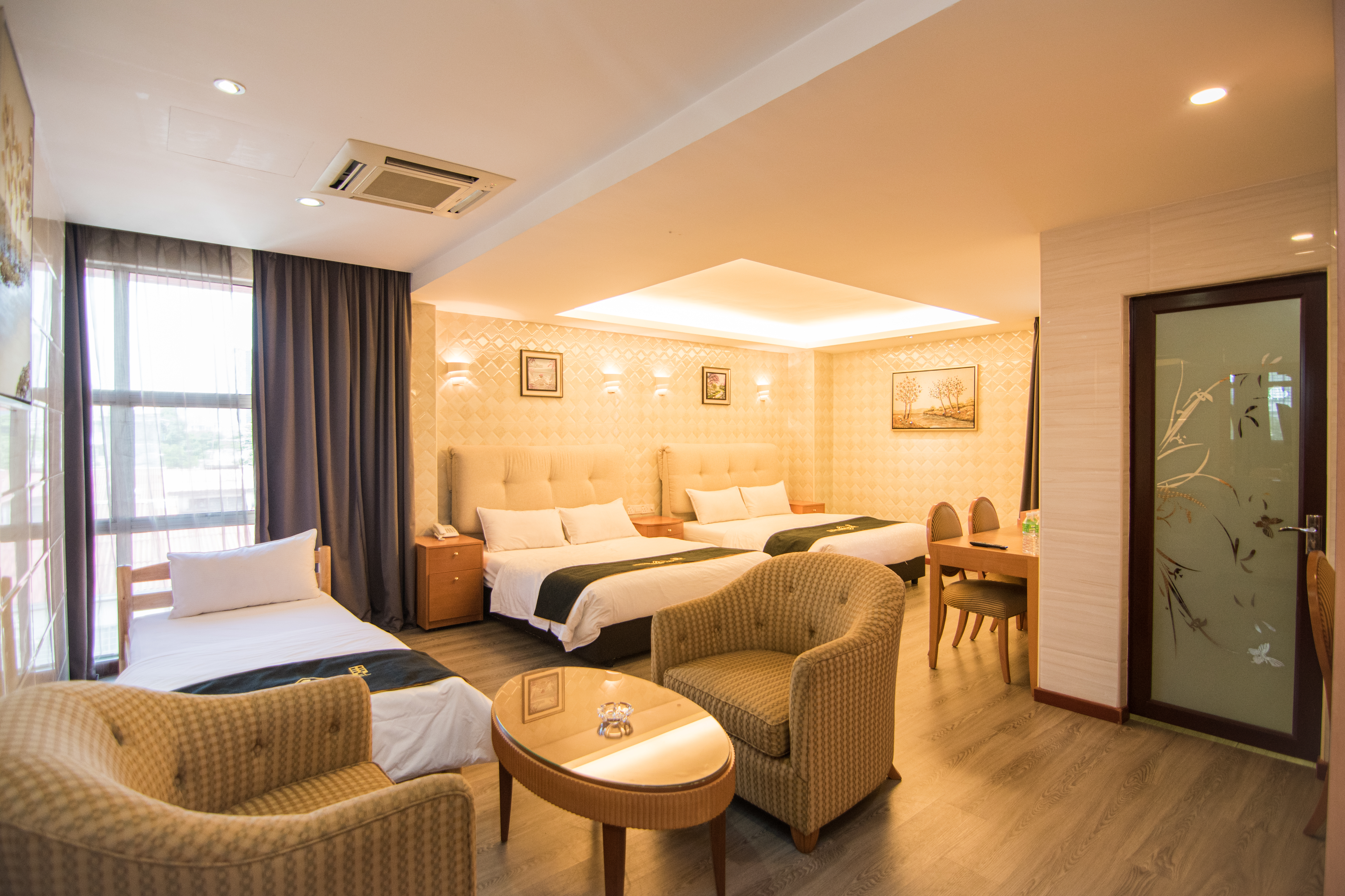 Suwara Hotel 16/36