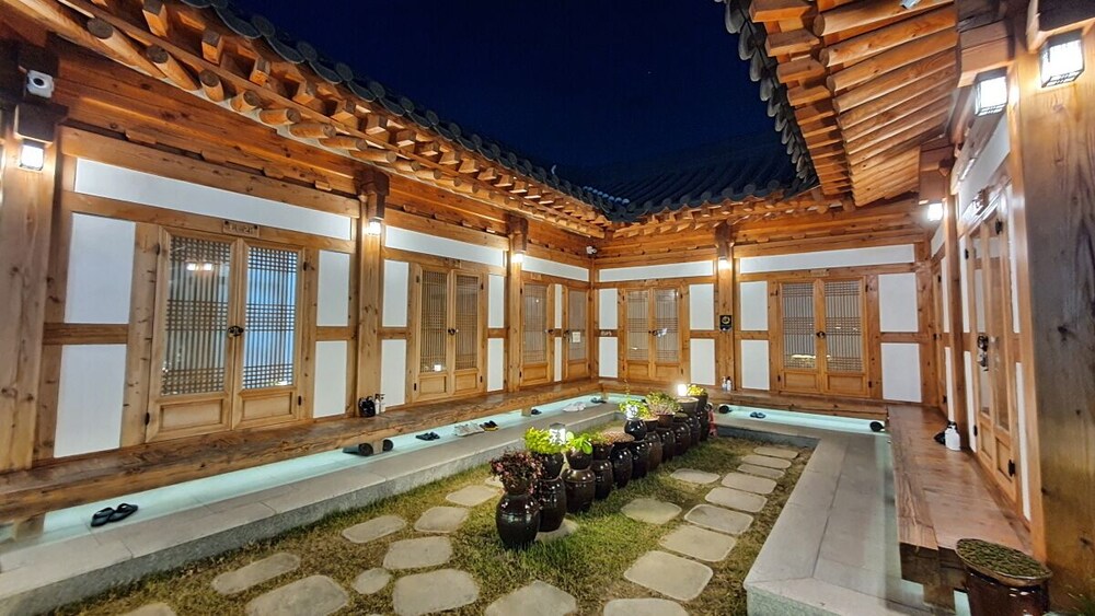 Nadul Hanok 28/50