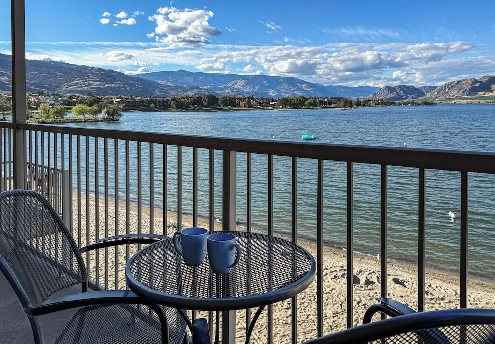Coast Osoyoos Beach Hotel 45/50