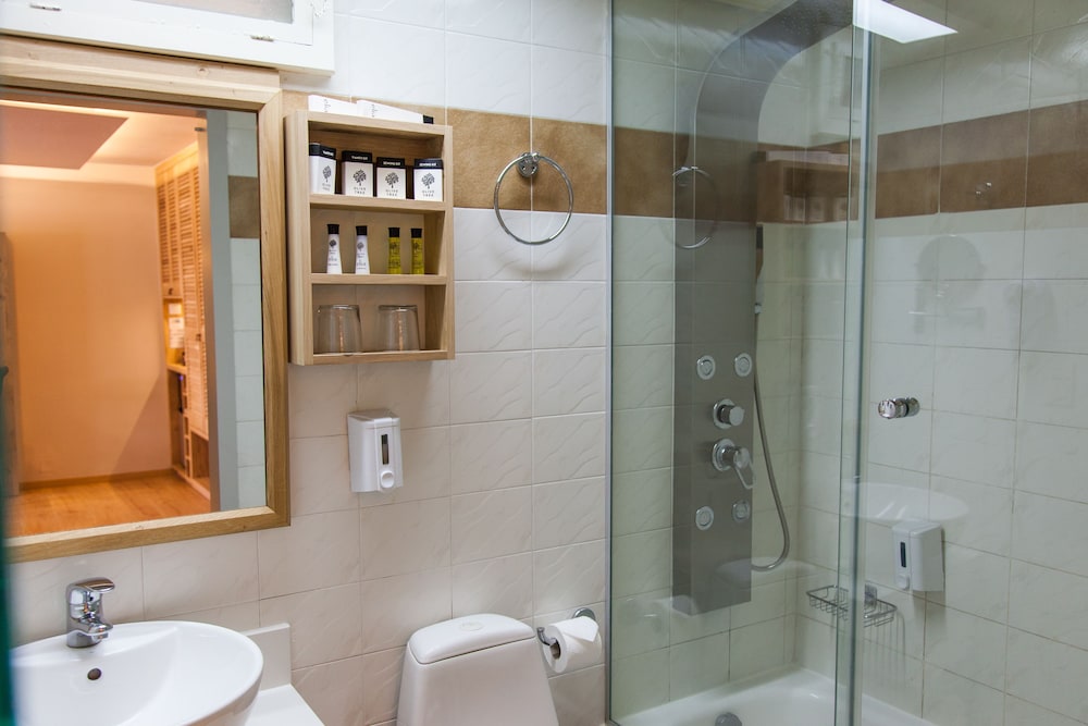 Elmi Suites 55/55