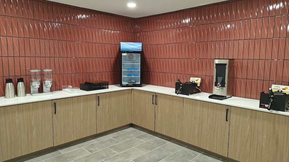 Hawthorn Extended Stay by Wyndham Irving DFW North 12/69