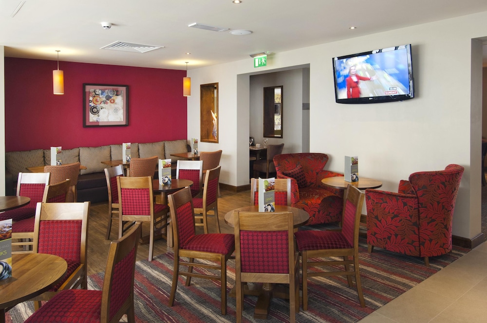 Premier Inn Heathrow Airport Terminal 5 50/58