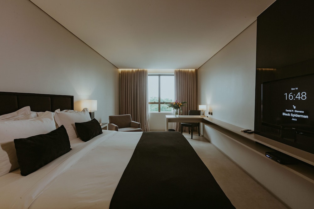 PREMIUM, DOUBLE OR TWIN BED