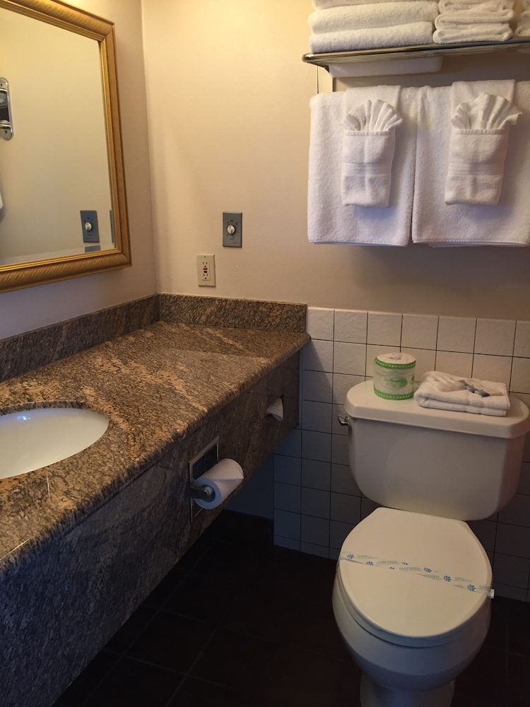 Port Angeles Inn 20/54