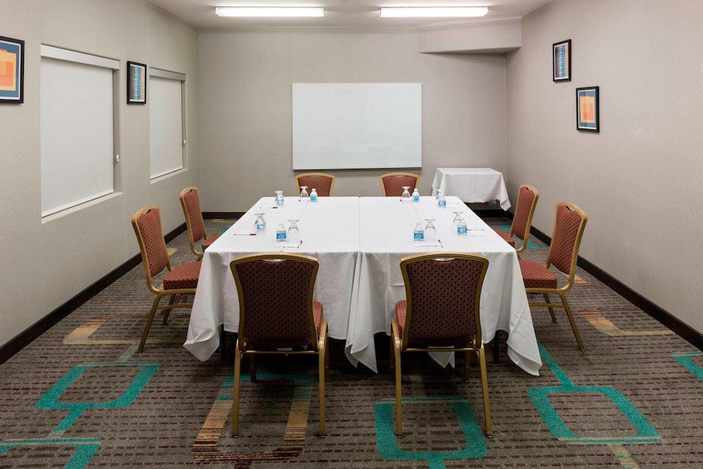 Residence Inn By Marriott Santa Clarita Valencia 48/61