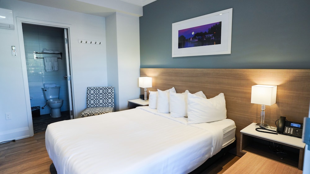 Colonial Hotel & Suites 17/42