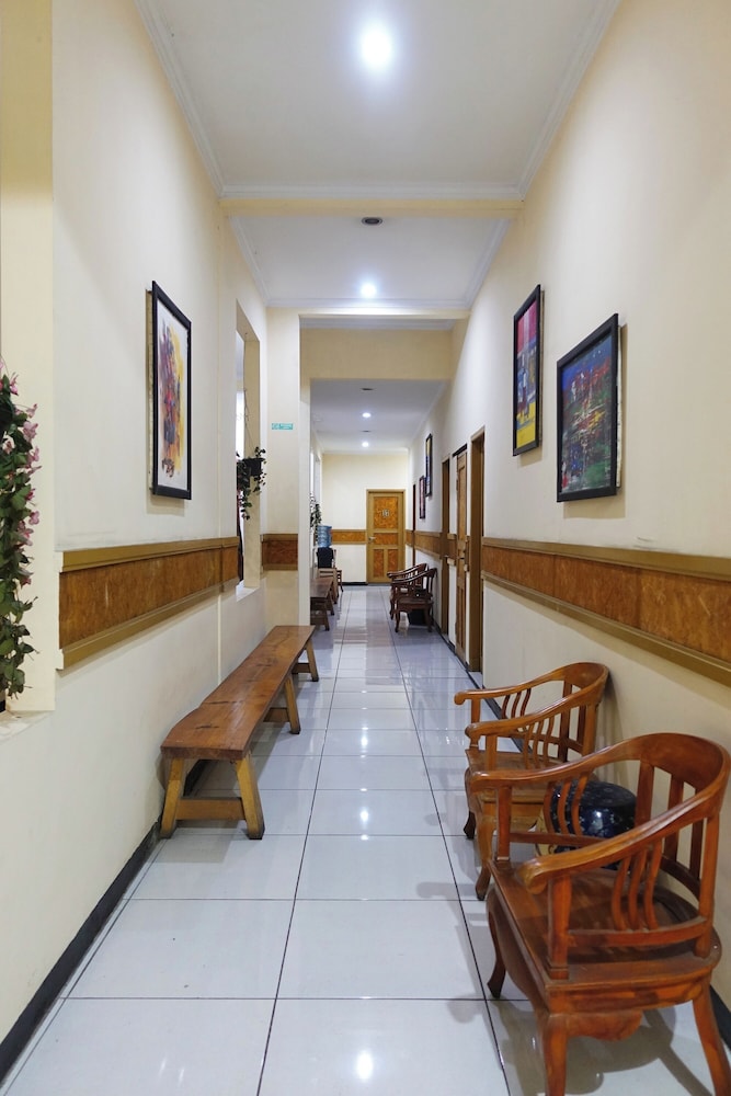 Saung Balibu Hotel 53/68