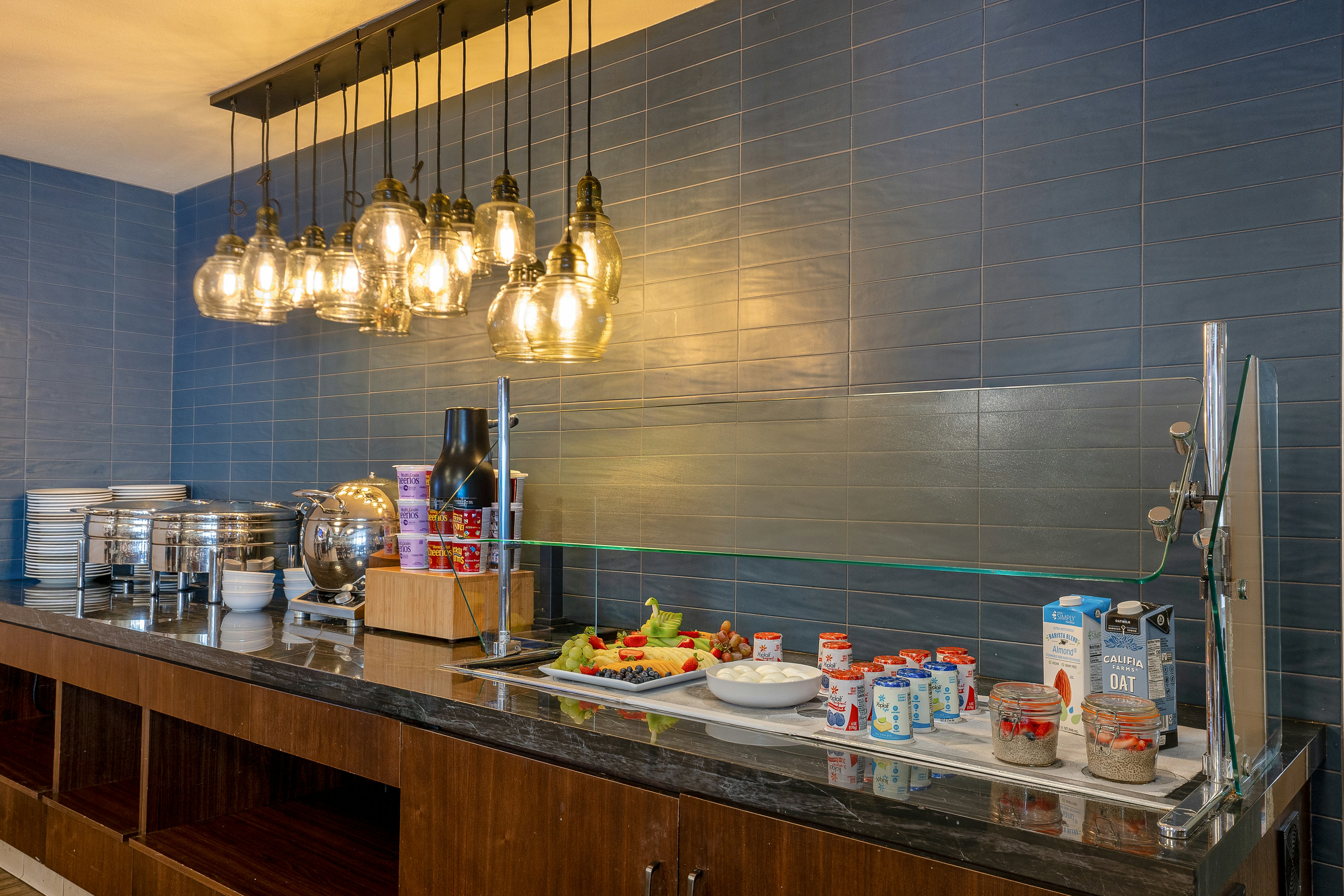 DoubleTree by Hilton Hotel Campbell - Pruneyard Plaza 11/50