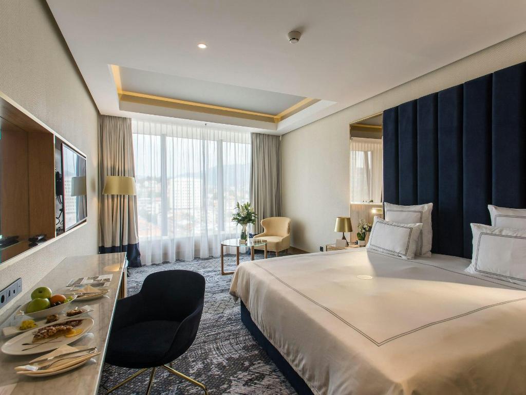 Swiss, Premier, Twin Beds