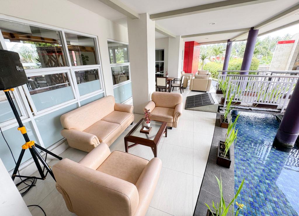 Sutanraja Amurang Hotel 18/19