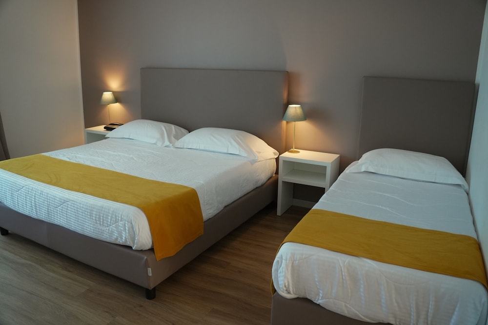 Superior, Triple, 1 Queen and 1 Single Bed, City View, Balcony