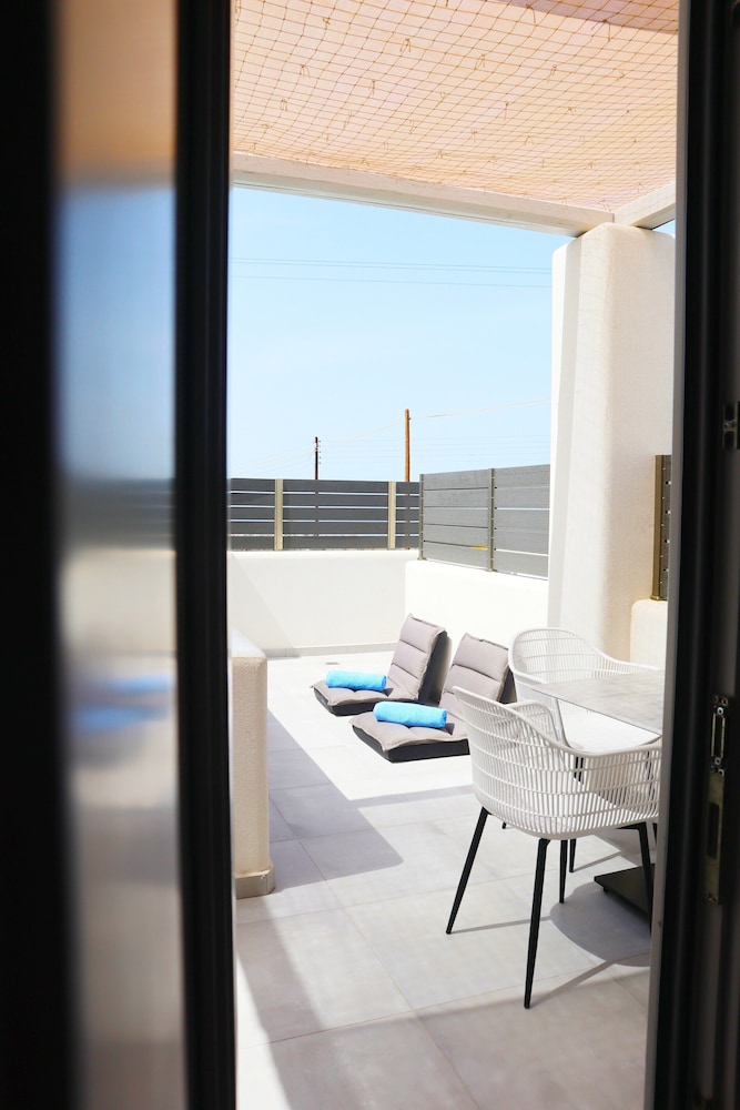 Serapias Suites 57/67
