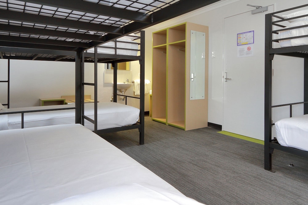 Palm Beach Hotel 25/55