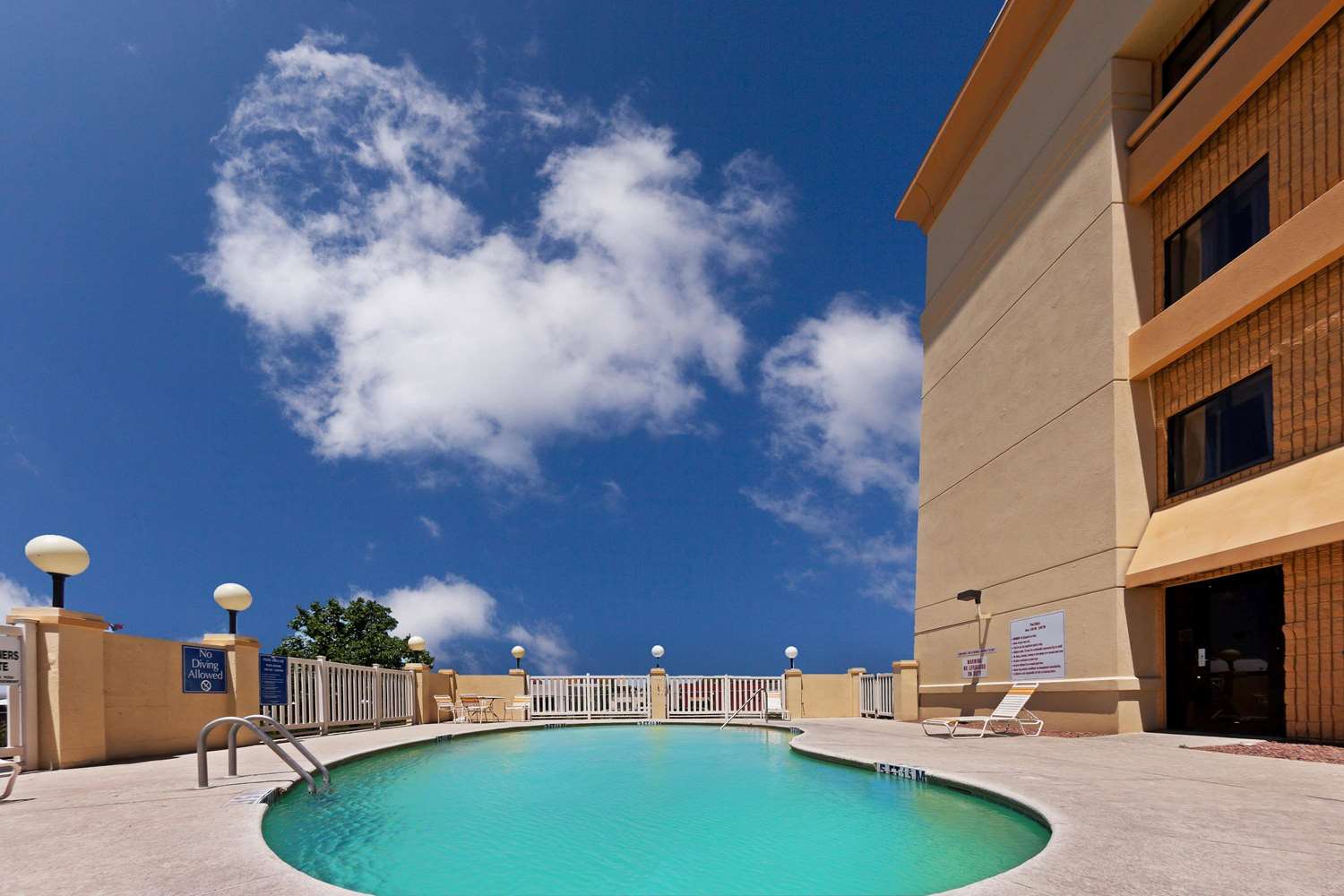 La Quinta Inn & Suites by Wyndham El Paso West Bartlett 20/20
