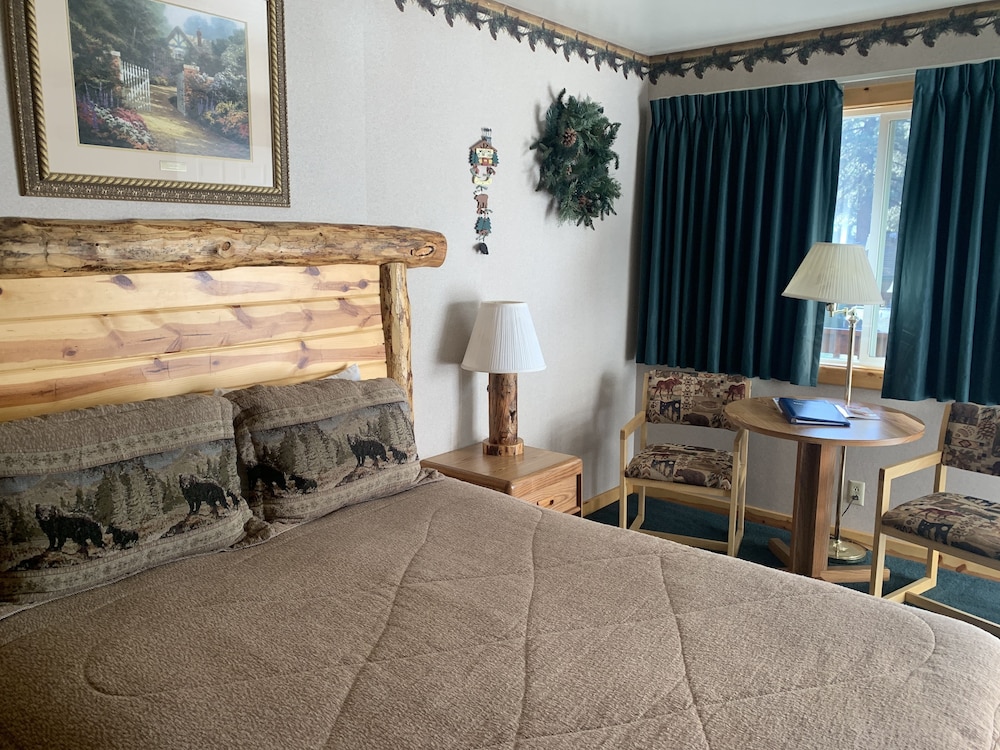 Tahoe Valley Lodge 8/25