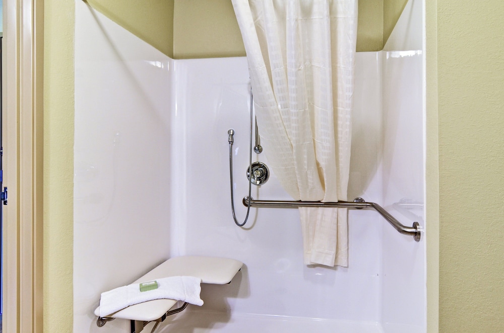 Cobblestone Inn & Suites - Ambridge 48/49
