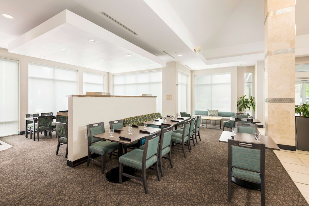 Hilton Garden Inn Silver Spring White Oak 48/51