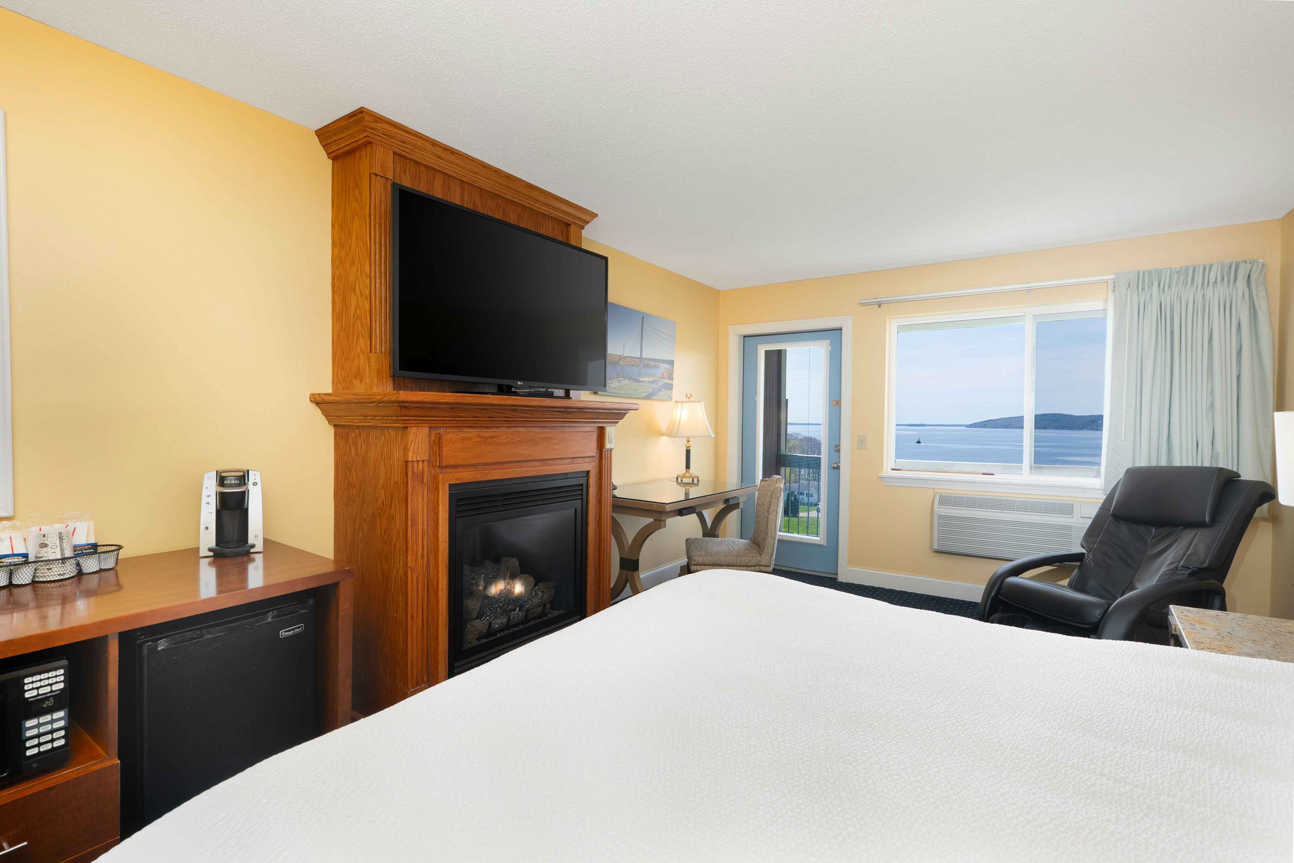 Fireside Inn & Suites Belfast 8/28