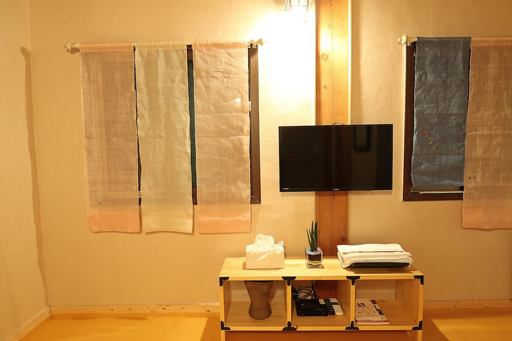Hanok Hyeyum 26/50