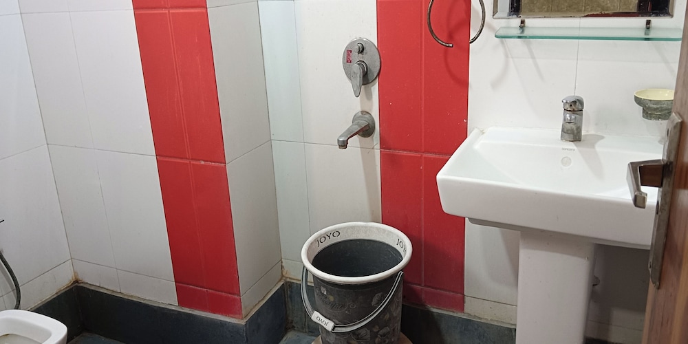 Hotel The RTS, New Delhi 46/50