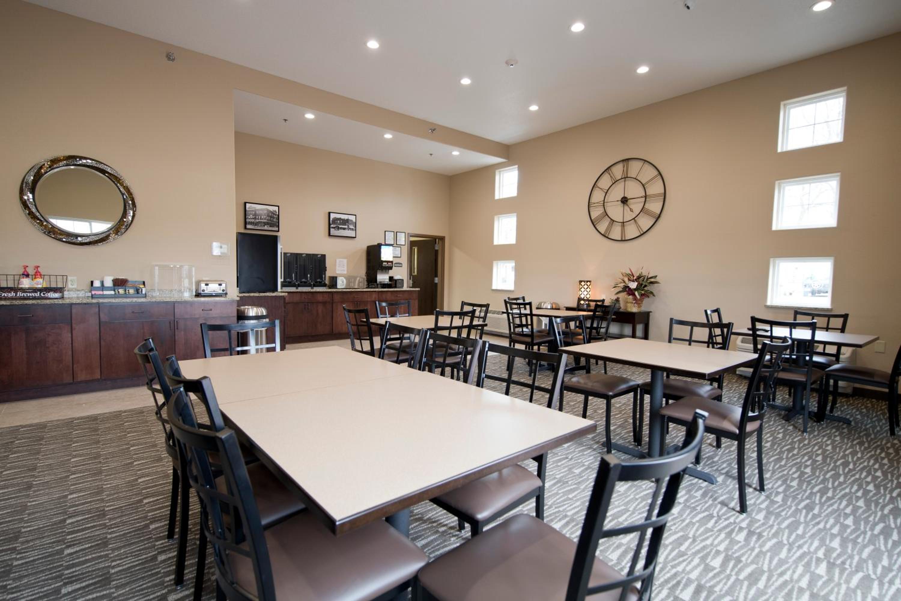 Cornerstone Inn & Suites 13/15