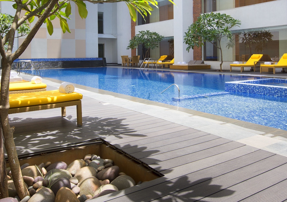 Sheraton Hyderabad Hotel 68/71