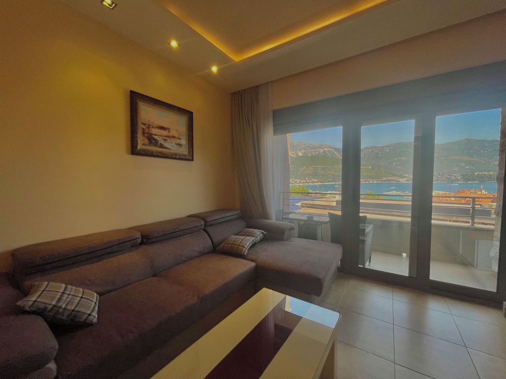 HOTEL BUTUA RESIDENCE 91/100