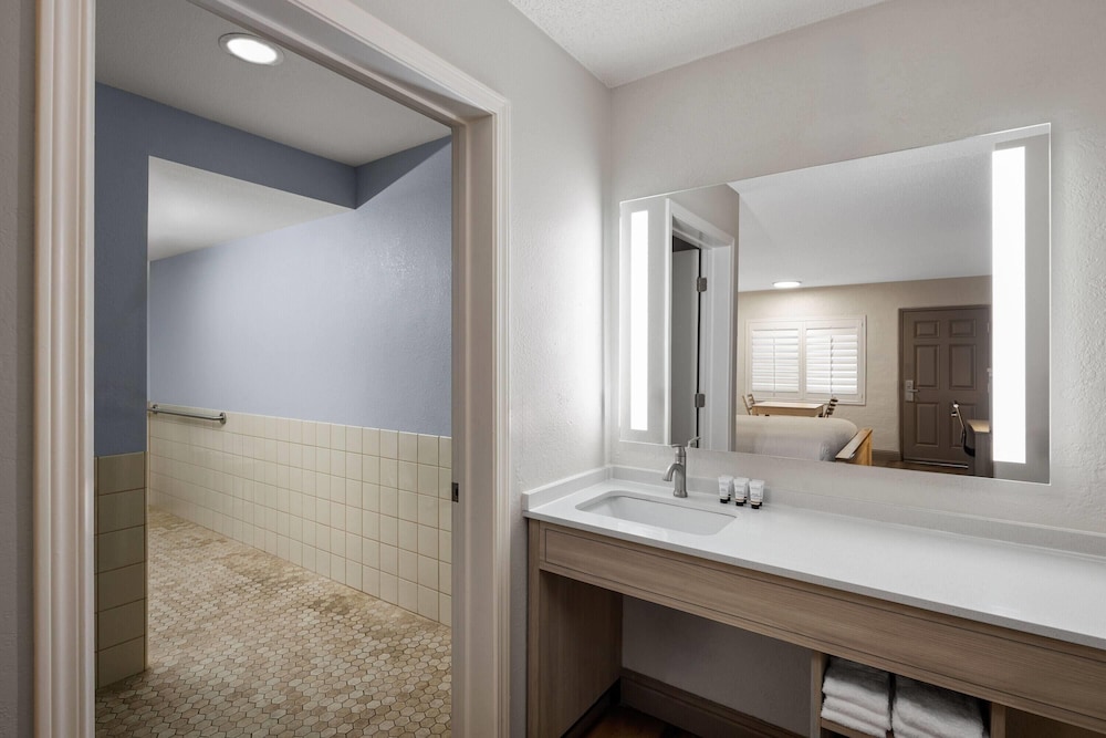 Baymont by Wyndham Susanville 44/50
