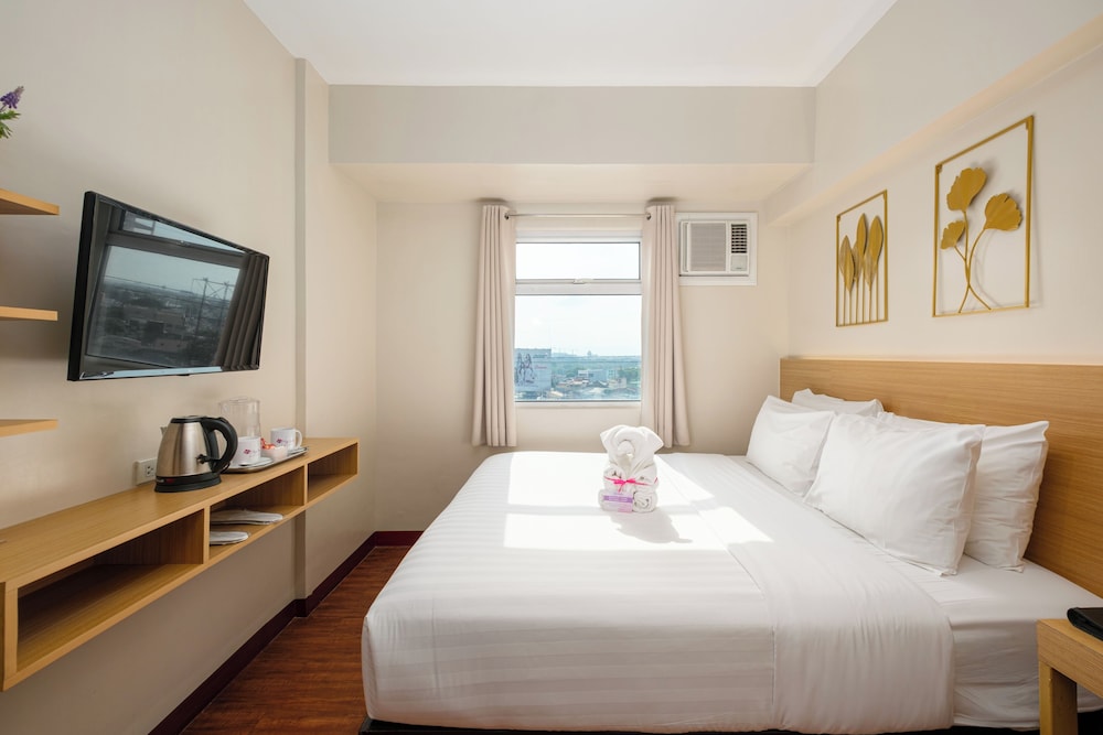 Myspace Hotel At Bgc 27/70