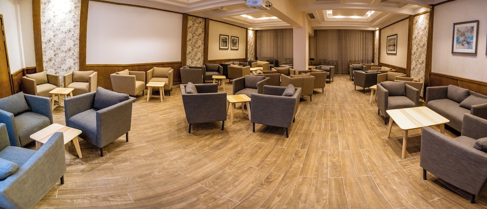 Sky View Suites Hotel 12/20