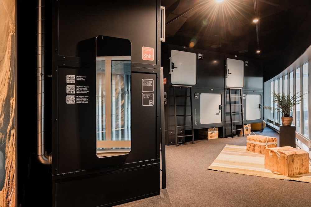 Capsule Hotel - Alpine Garden Zurich Airport 18/37