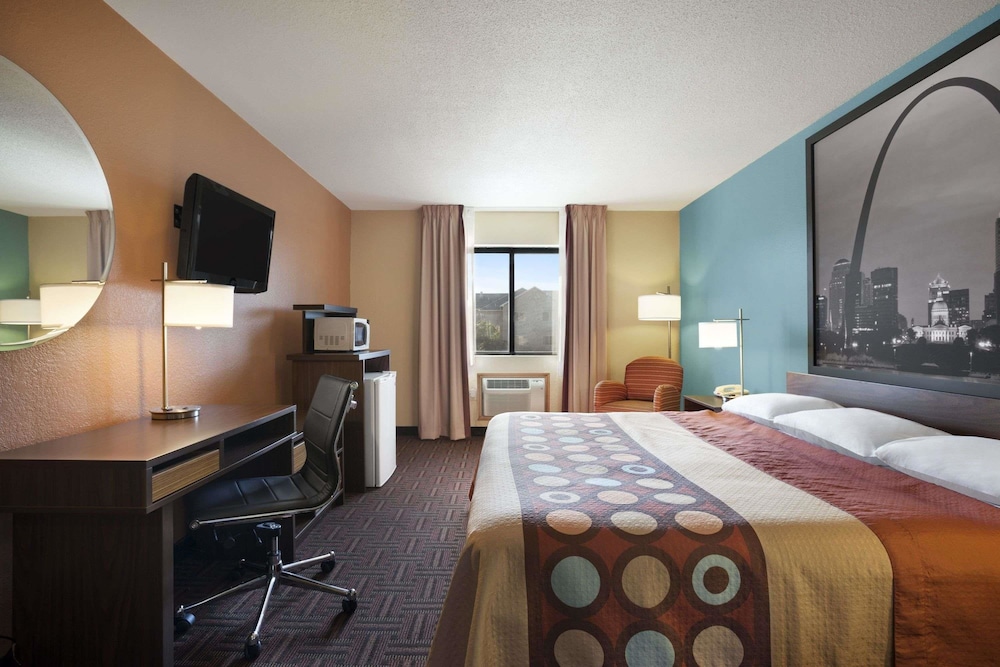 Super 8 by Wyndham Collinsville St. Louis 6/15